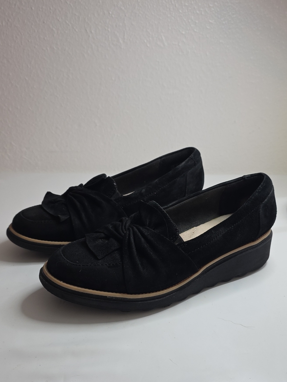 CLARKS COLLECTION SHARON DASHER BLACK LOW WEDGED LOAFERS WOMENS SIZE 8.5